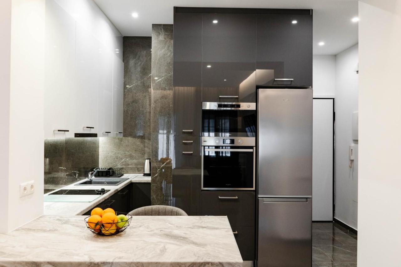 Larissa Railway &Metro Station Apartment Афины Экстерьер фото